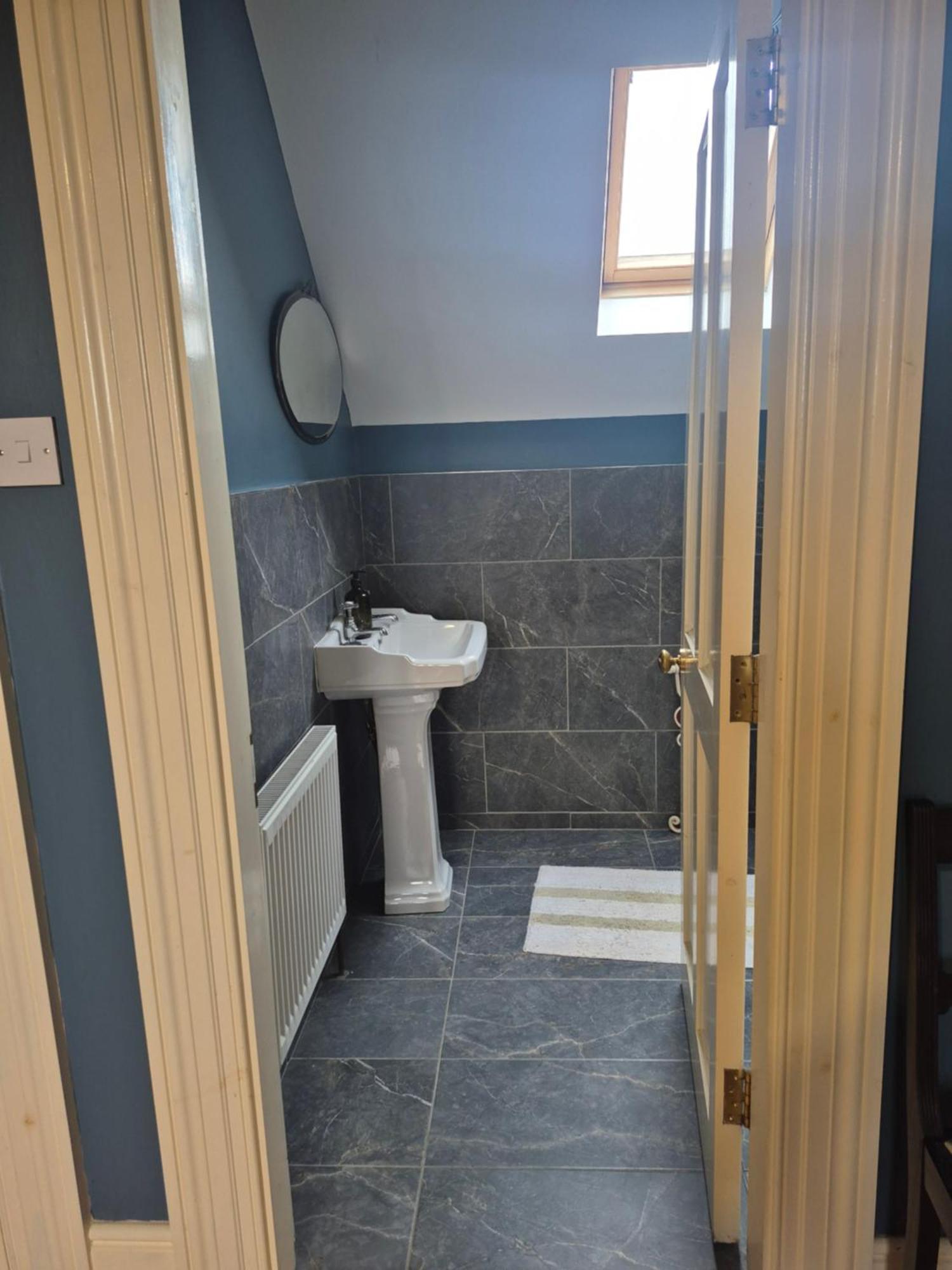 Ballinasloe Guest House In The Heart Of The Country ภายนอก รูปภาพ